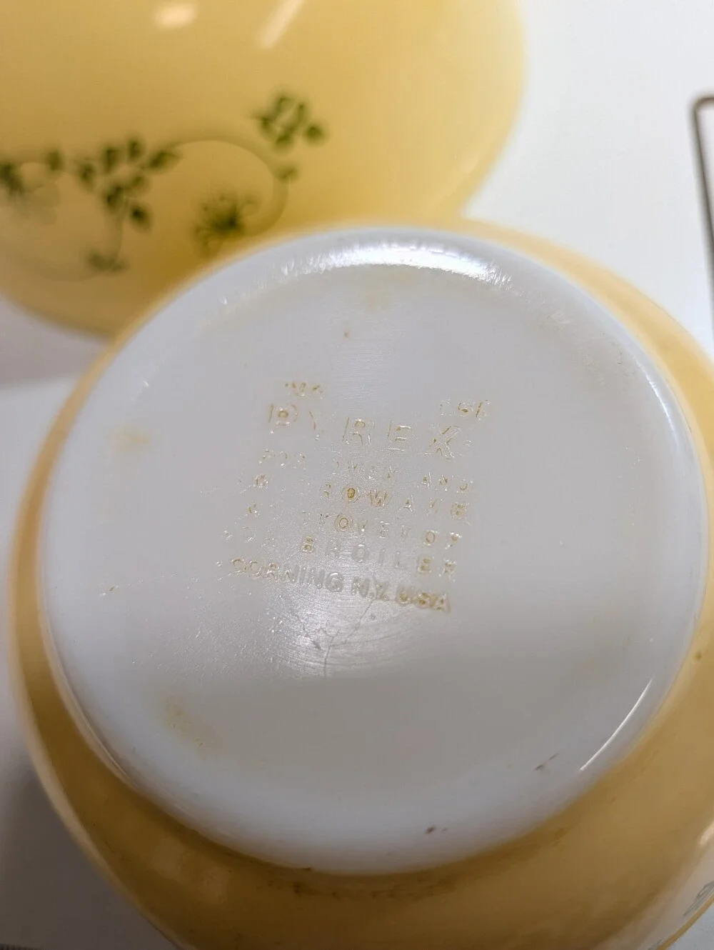 Pyrex yellow green